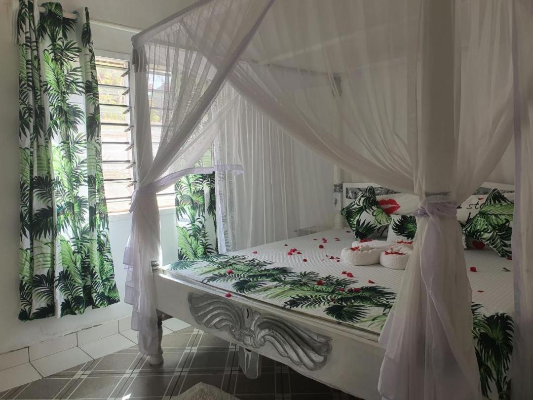 Nyumba Tulivu Lägenhet Watamu Exteriör bild