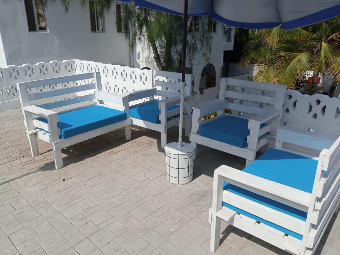 Nyumba Tulivu Lägenhet Watamu Exteriör bild