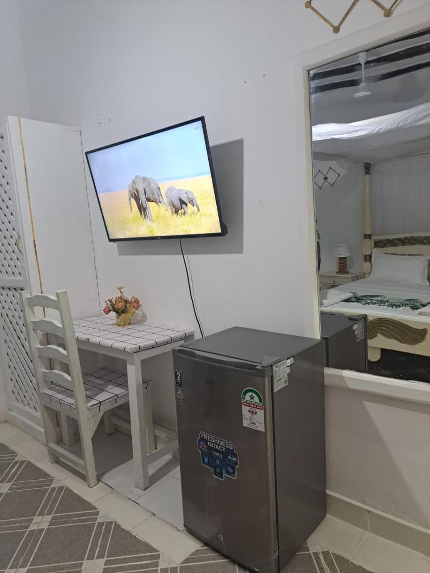 Nyumba Tulivu Lägenhet Watamu Exteriör bild